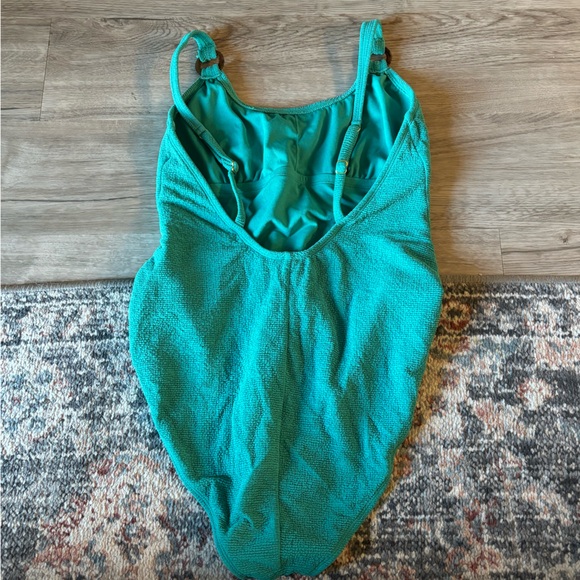 Target One Piece - Picture 2 of 6